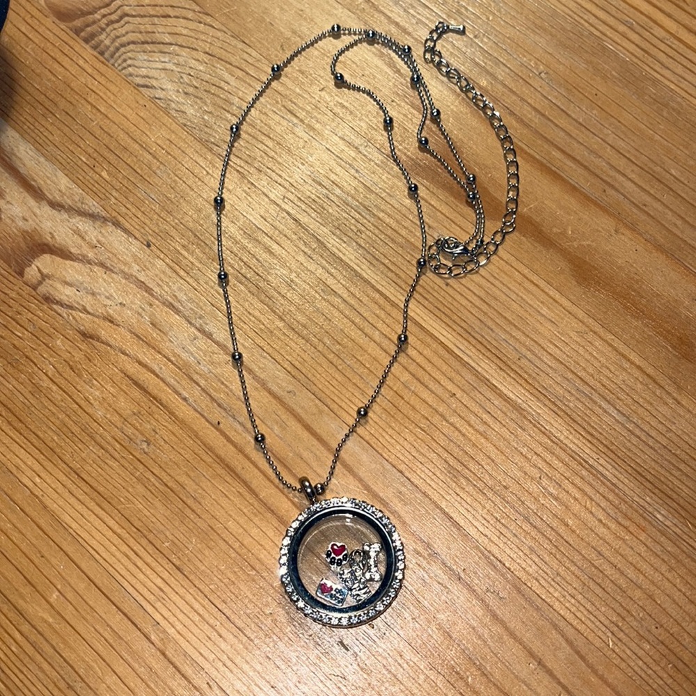 NWOT Dog mom necklace